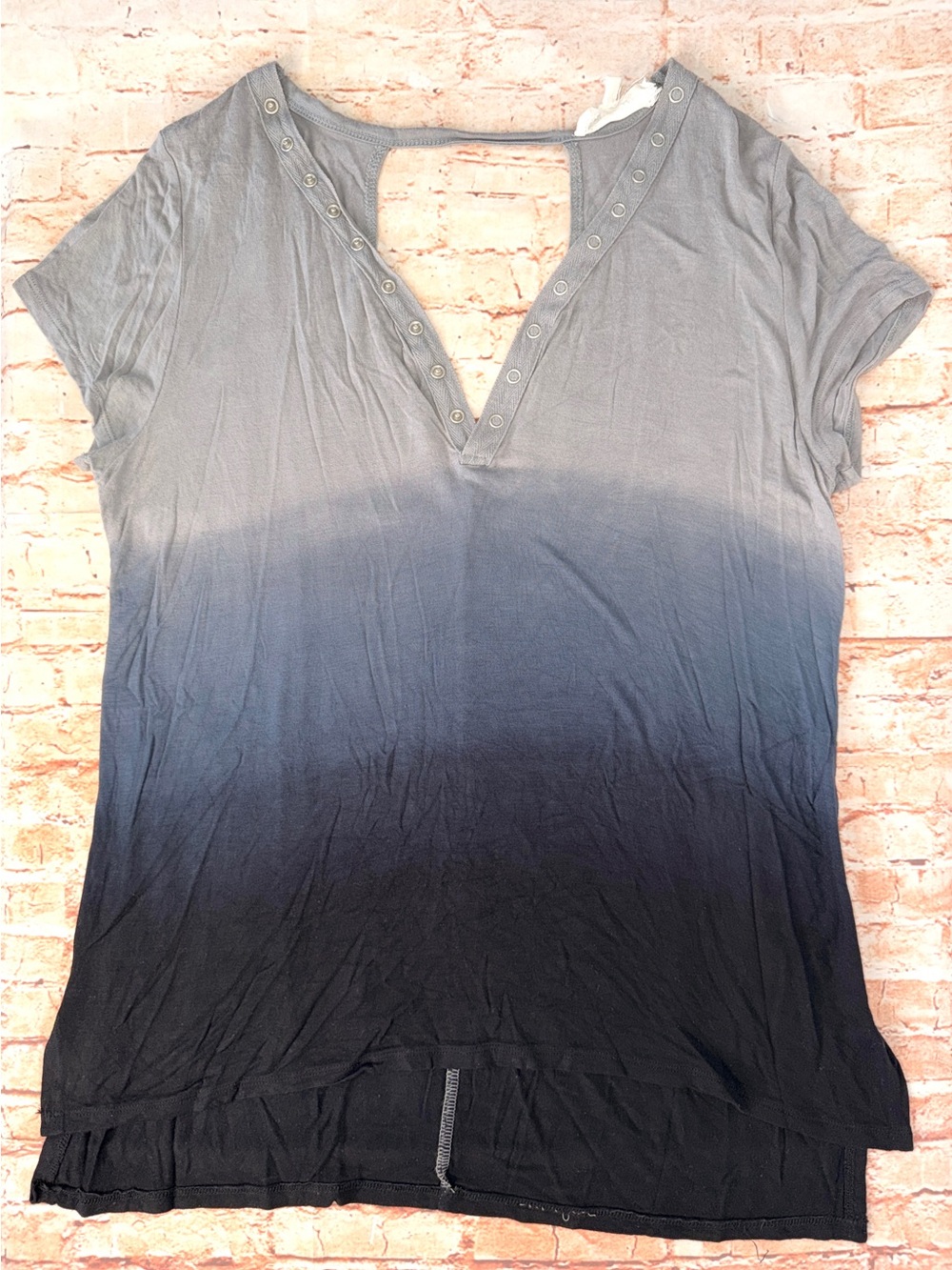 Cloudchaser | Ombre V-Neck Short Sleeve Top